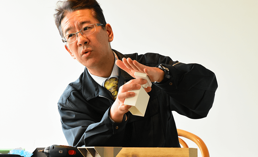 ラブリコの特徴を語る猪野さん