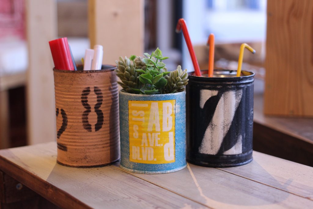 空き缶リメイクで手軽にアンティーク風雑貨をDIY！リメ缶の作り方