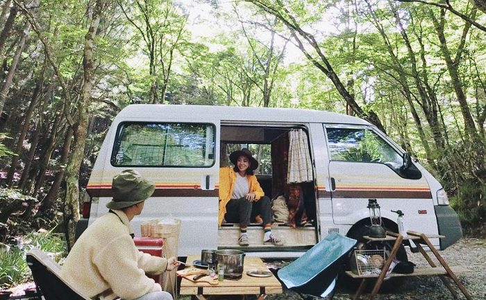 中古バンもDIYで旅の愛車に！フォロワー6万人超のyurieさんとつくる