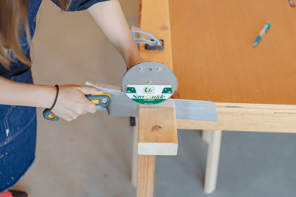 斜めカットなし!かぶせるだけで簡単にラダーシェルフをDIY!_09