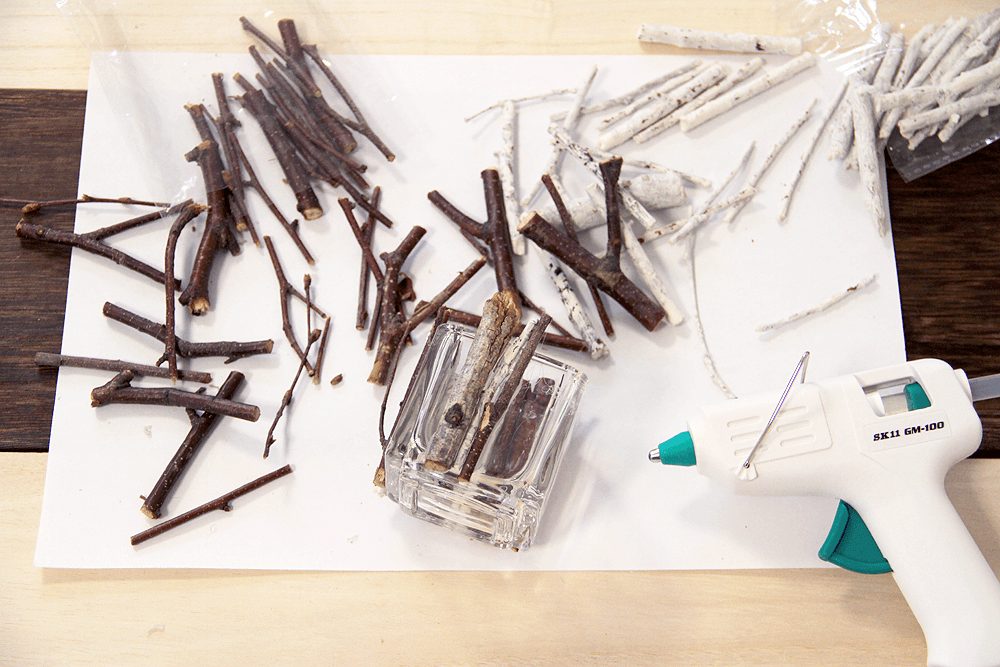 100円ショップ材料とグルーガンで超簡単ミニローテーブルをdiy 他レシピもあり Makit メキット By Diy Factory