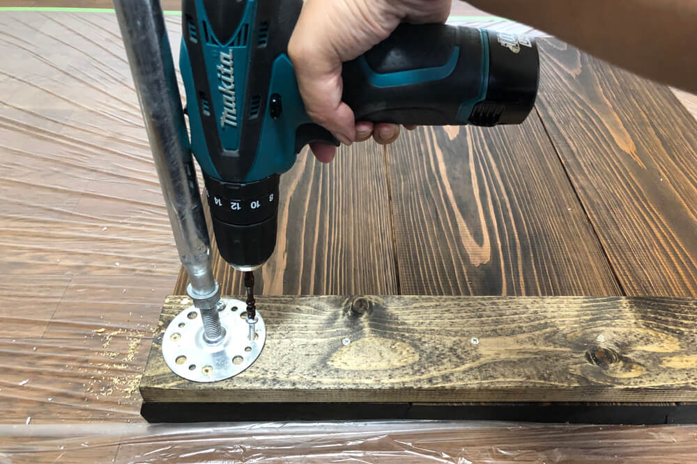 リモートワークテーブル　DIY　作り方　カフェテーブル