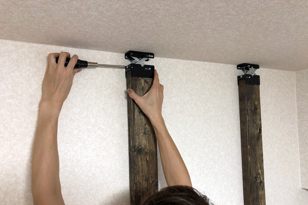 リモートワークテーブル　DIY　作り方　カフェテーブル