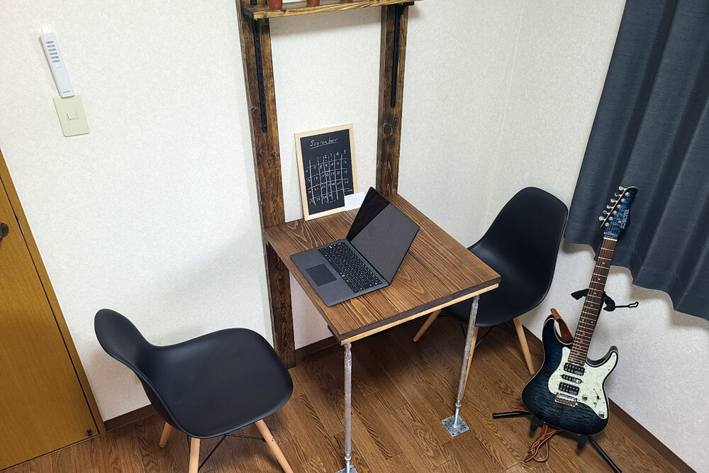 リモートワークテーブル　DIY　作り方　カフェテーブル
