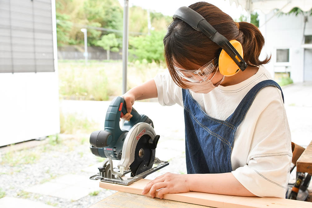 1枚の丸ノコ刃で色々な内装素材を軽快カット！リノベーションするならモトユキの「リノベソー」がおすすめ - makit（メキット）by DIY  FACTORY